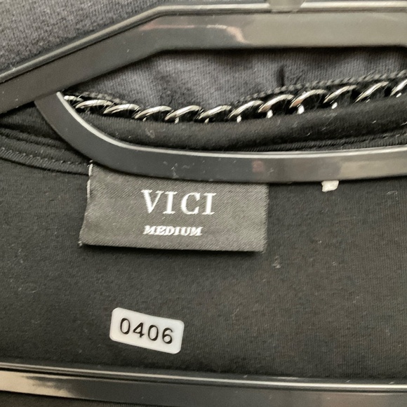 #0406 Black Fuzzy Jacket Size M Brand VICI - Picture 3 of 3